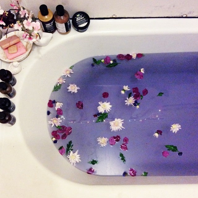 Unlock the Healing Powers of a Relaxing Soak